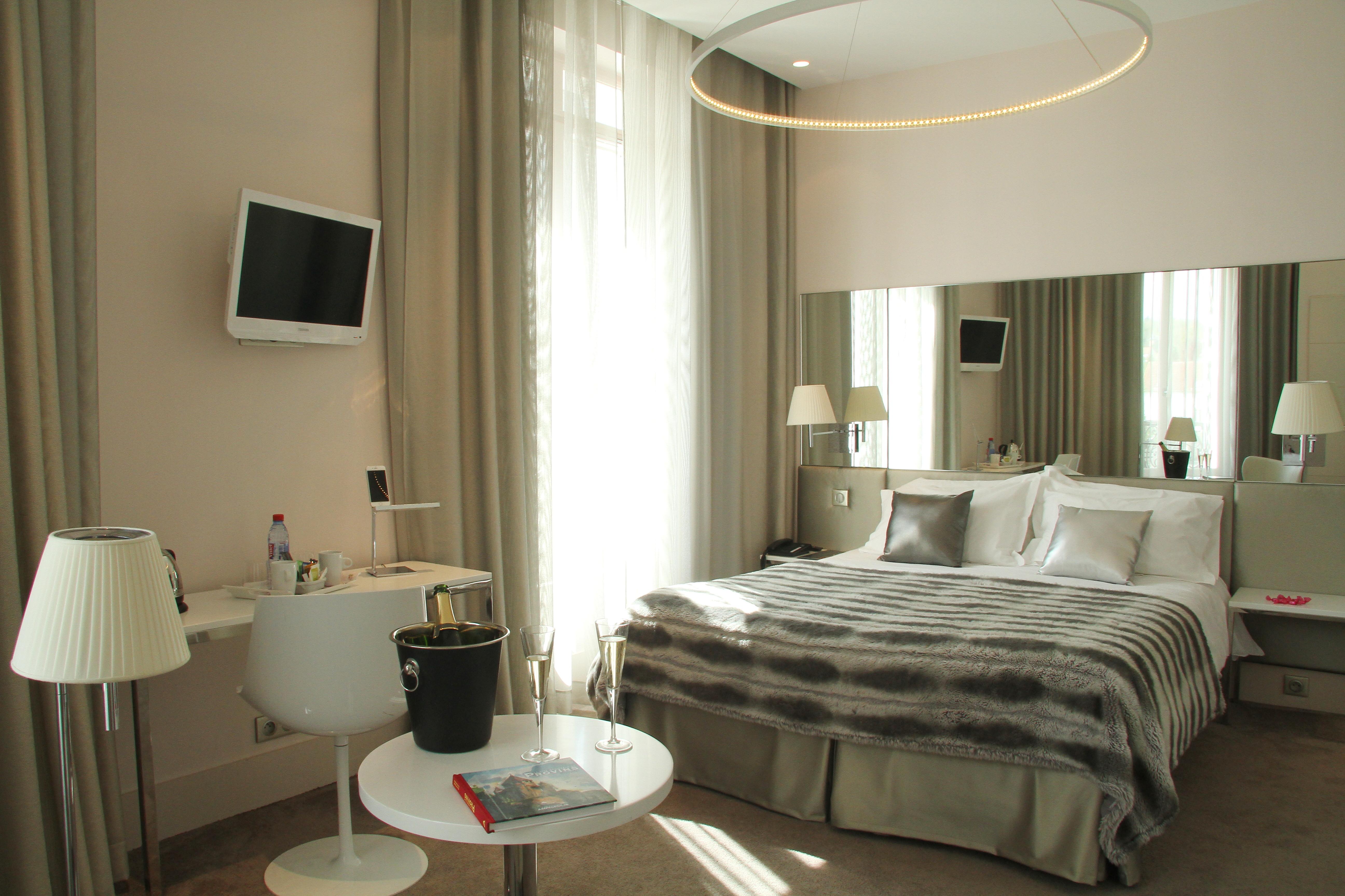 Le Cesar Hotel Provins Eksteriør billede