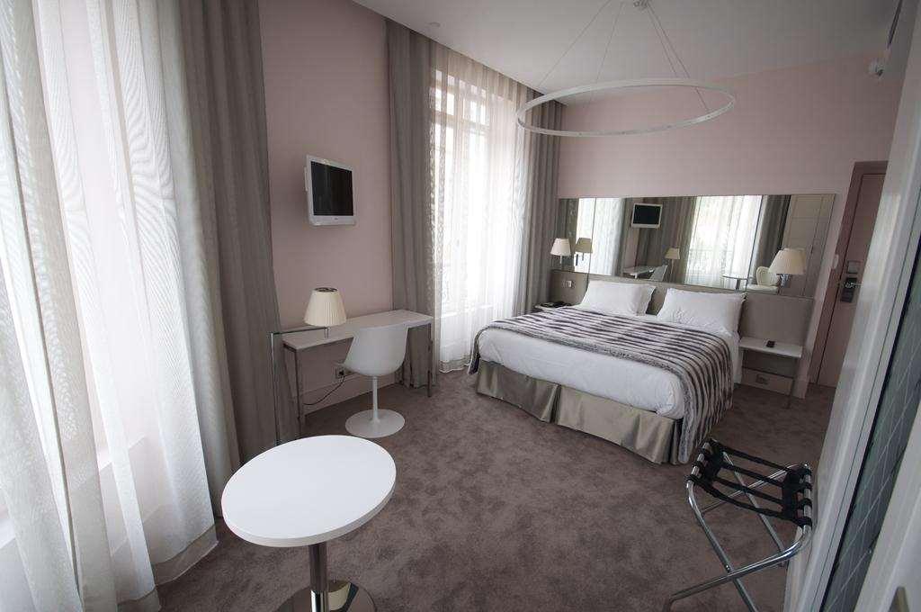 Le Cesar Hotel Provins Værelse billede
