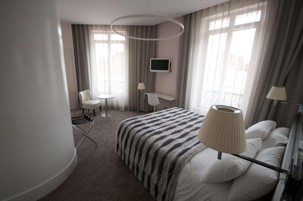 Le Cesar Hotel Provins Værelse billede